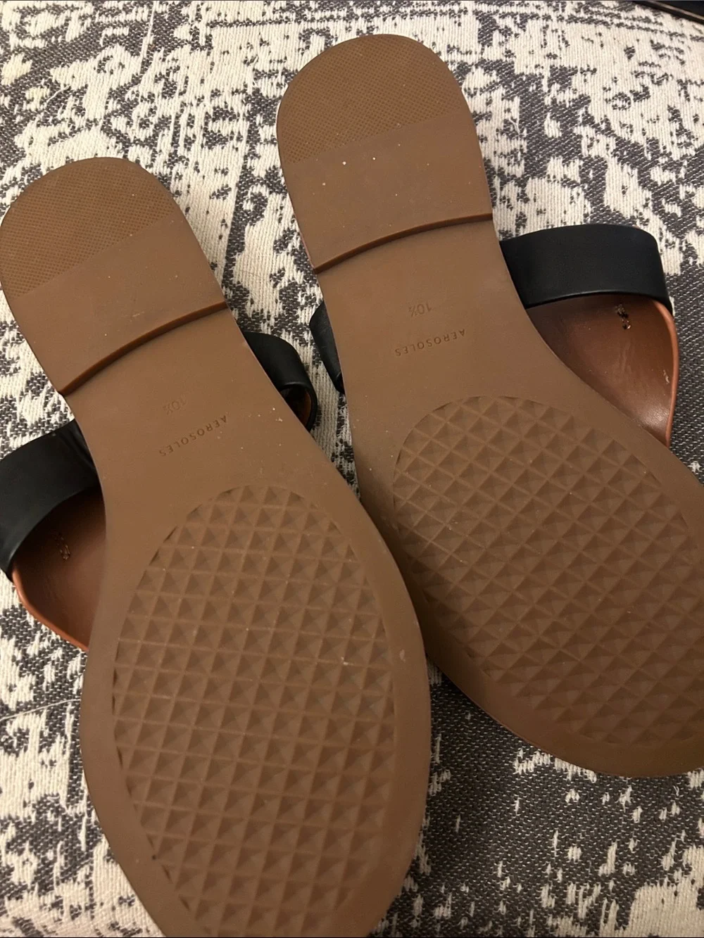 AEROSOLES Two-Tone brown& Black Leather Slide Sandals with Gold Chain size 10.